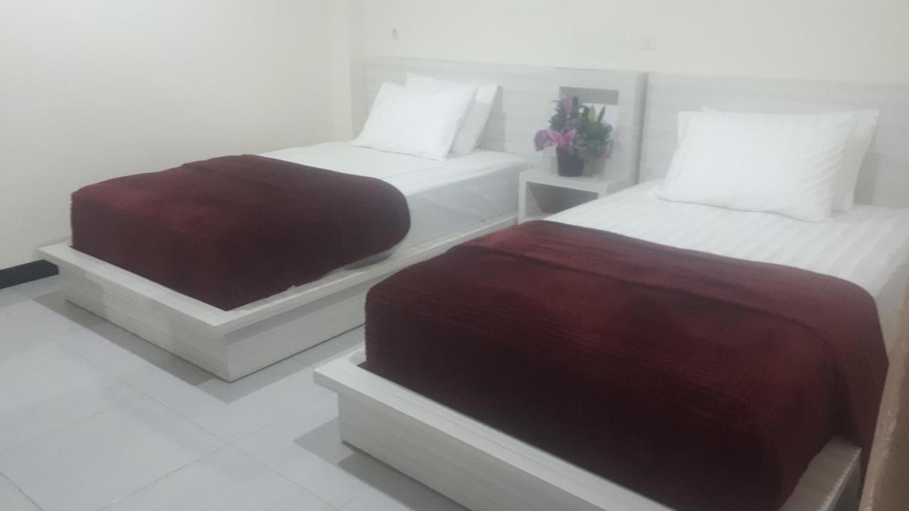 Granada Inn Palu Exteriör bild